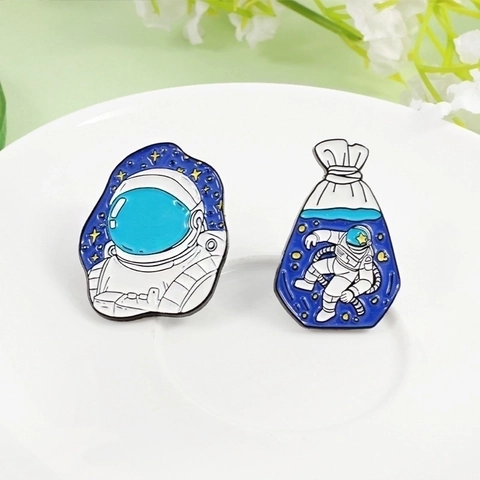 Astronauta Espacial Pin De Esmalte Broche Aleación Pintado Espacio Dibujos Animados Insignia Para Ropa Bolsos Joyas