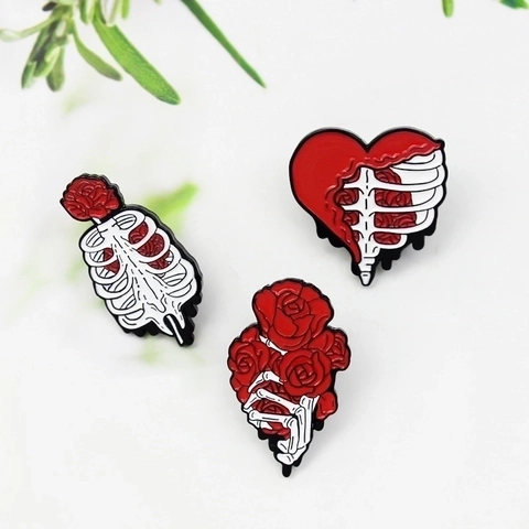 Gothische Schedel Roos Emaille Broche Legering Hart Ribben Bloemen Pin Vintage Donkere Romantiek Sieraden Voor Rugzak Kleding Vrouwen Mannen