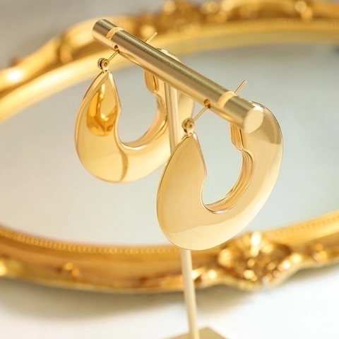 Pendientes De Aro Gruesos En Forma De U Acero Inoxidable Chapado En Oro De 18K Pulido Espejo Geométrico Para Mujeres