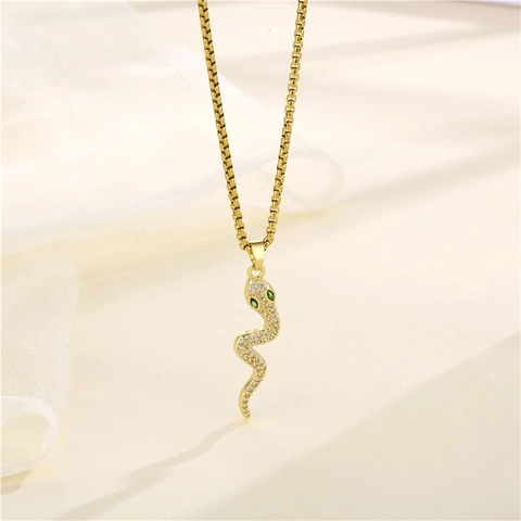 Snake Pendant Necklace Stainless Steel Rhinestone Encrusted Green Gemstone Eyes Trendy Fashion Jewelry For Women