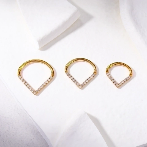 Titanium G23 Septum Clicker Ring Zirkon Eingelegt Tränenform V Form Körperpiercing Schmuck Für Frauen Mode