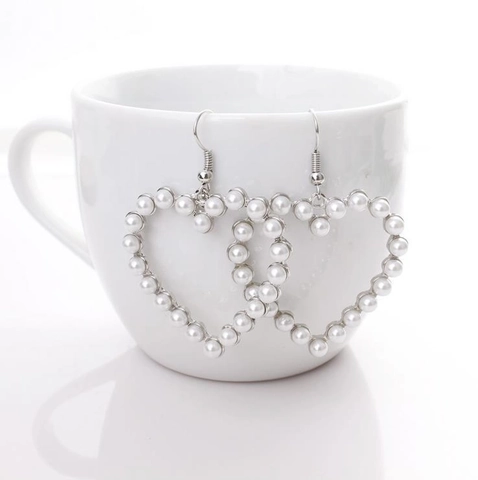 Heart Shaped Artificial Pearl Earrings Elegant Hollow Geometric Love Ear Hooks Alloy Jewelry Retro Style For Women