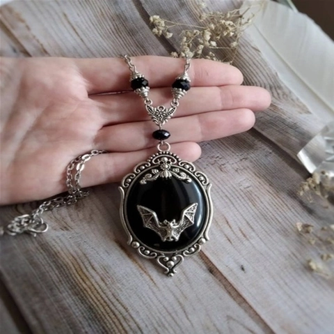 Collier Pendentif Vintage Gothique Alliage Pierre Noire Chauve-Souris Araignée Squelette Sorcière Bijoux Halloween Pour Femmes
