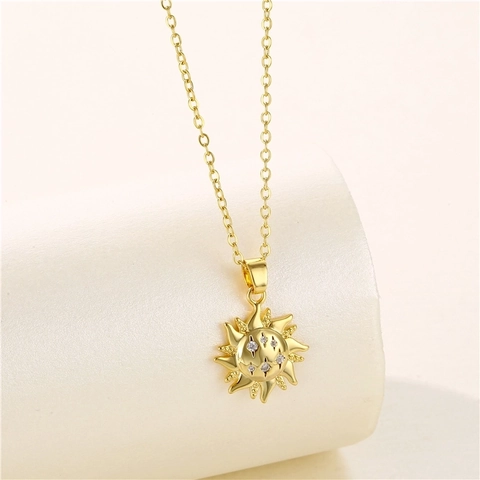 Collana Con Pendente Totem Sole Acciaio Inossidabile Con Zircone Placcato Oro Stile Ins Gioielli Minimalisti Da Donna