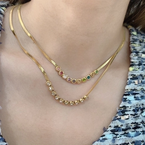 Collar De Cadena De Hueso De Serpiente De Acero De Titanio Con Colgante De Arco Incrustado De Circonita Colorida Joyería Elegante Bañada En Oro Para Mujer