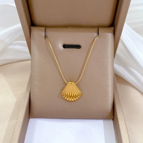 Collana Con Pendente A Conchiglia Acciaio Al Titanio Forma Di Capasanta Catena A Serpente Placcato Oro Minimalista Elegante Donne
