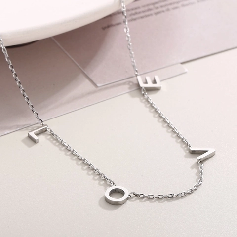 Collana Con Pendente Lettera LOVE Minimalista Acciaio Inossidabile Gioielli Eleganti Per Donna Moda Chic Catena Clavicola