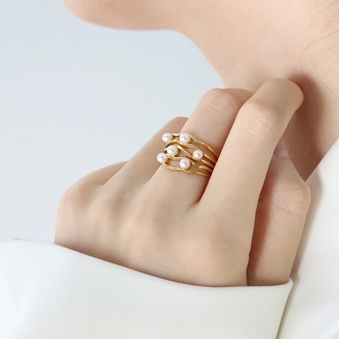 Anello Ondulato Multistrato Vintage Acciaio Al Titanio Placcato Oro Con Perla Artificial Sintetica Gioielli Minimalisti Eleganti
