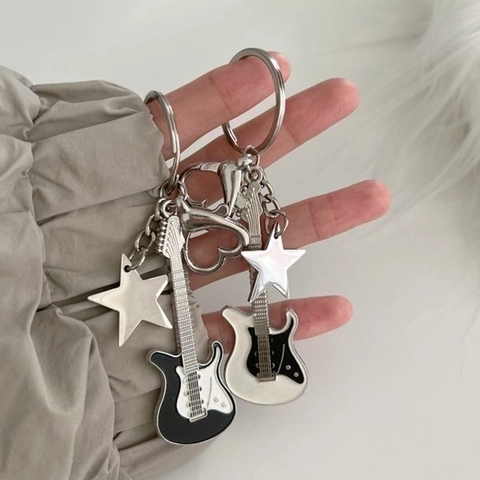 Metal Electric Guitar Keychain With Star Charm And Heart Carabiner Clip Punk Rock Y2K Style Cool Bag Ornament Gift