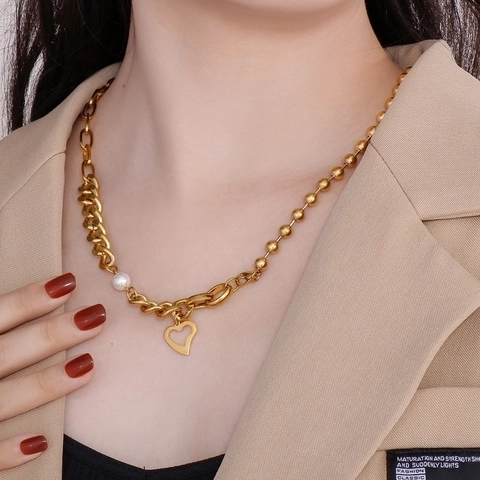 Stainless Steel Heart Pendant Necklace Asymmetric Bead And Curb Chain With Artificial Pearl Decoration Fashion Jewelry For Women
