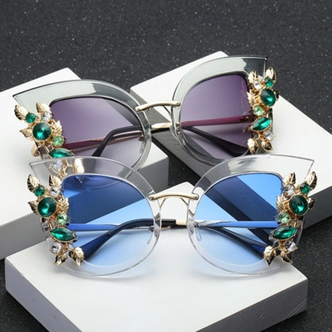 Oversized Cat-Eye-Sonnenbrille PC-Rahmen Rhinestone Edelstein Metallblatt-Dekoration Mode Vintage Brillen Damen Reise