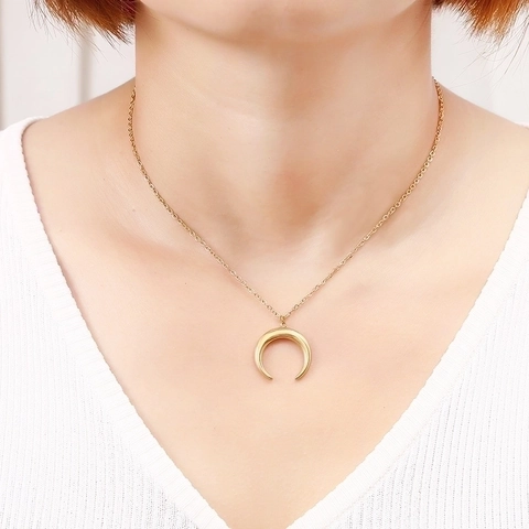 Stainless Steel Gold Plated Pendant Necklace Minimalist Moon Cross Queen Coin Heart Lock Vintage Jewelry For Women