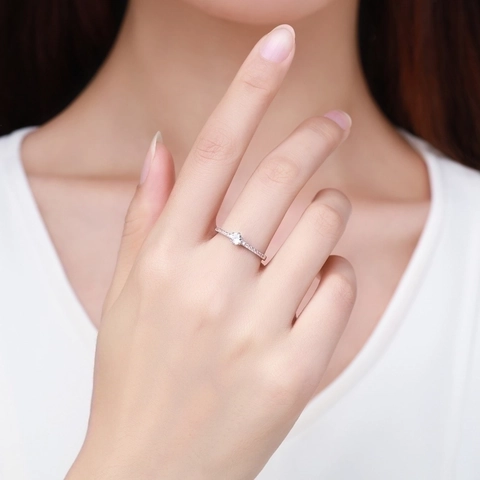 Eleganter 925 Sterlingsilber Zirkonia Ring Für Damen Rundschliff Sechszackige Krone Solitärring Funkelnder Braut Verlobung Fingerschmuck