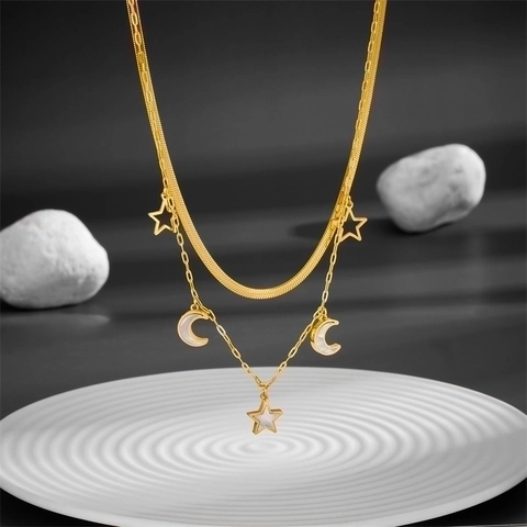Collana A Strati Acciaio Inossidabile Pendenti Stella E Luna Placcato Oro Intarsio Madreperla Bianca Donna Elegante