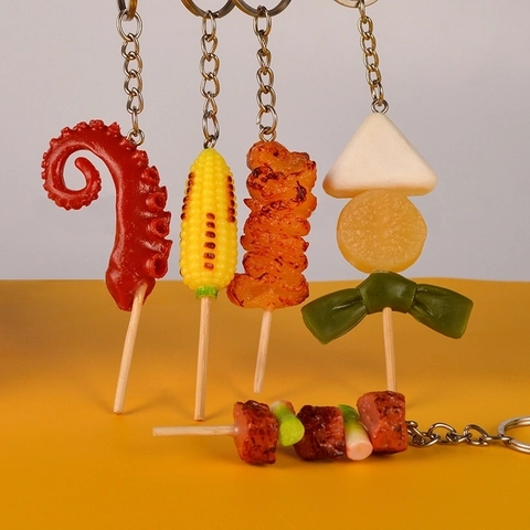 Simulation Lebensmittel Grillspieß Schlüsselanhänger Realistische Tintenfischbein Mais Oden Anhänger Lustiges Essen Modell Schlüsselanhänger Tasche Deko