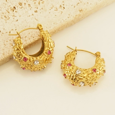 Oorbellen Met Ring 18K Verguld Roestvrij Staal Roze Helder Kristal Geweven Textuur C-Vormig Chunky Retro Elegant Vrouwen