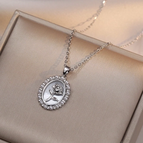Collana Con Ciondolo Rosa Vintage Acciaio Al Titanio Con Madreperla E Perla de Agua Dulce D'acqua Dolce Stile Francese Donna