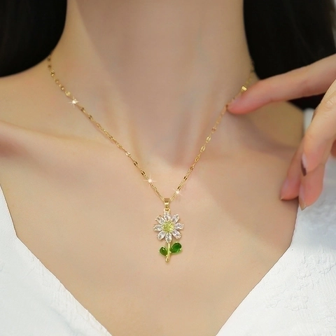 Gänseblümchen Anhänger Halskette Damen Elegant Vergoldet Titanstahl Clavicle Kette Mit Zirkon Eingelegtem Kupfer