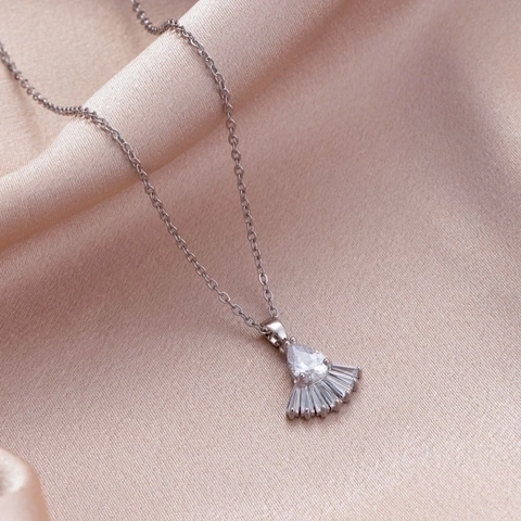 Fächerförmige Anhänger Halskette Kupfer Eingelegt Zirkon Edelstahl O-Kette Elegante Geometrische Schlüsselbein Schmuck Damen