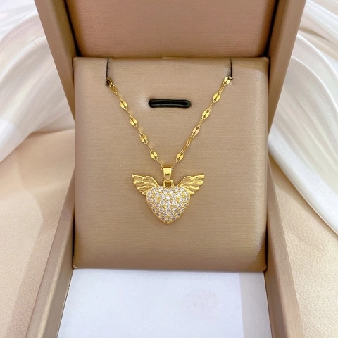 Collar Con Colgante De Corazón Con Alas De Ángel Dorado Con Cadena De Acero Inoxidable Y Circón De Cobre Joyería De Lujo