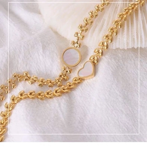 Bracciale in Acciaio al Titanio Placcato Oro per Donna Vintage Catena a Spiga di Grano Tondo Cuore Intarsio Perla Artificiale