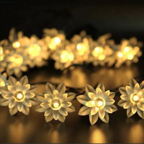 Solar Powered LED String Lights Lotus Flower Shape Outdoor Waterproof Decorative Lamp For Garden Patio Christmas