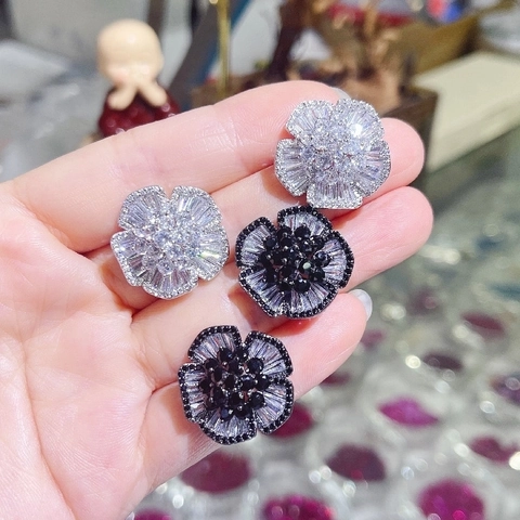 Vintage Camelia Bloem Oorknopjes Voor Dames Glanzende Zirconia Koperen Oorbellen Zwart Wit Bloemen Ontwerp Mode Sieraden