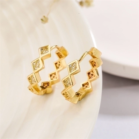 Geometrische Rhombus-Ohrringe Regenbogen-Ear-Cuffs Kupfer Zirkon Gold Minimalistischer Schmuck Für Damen