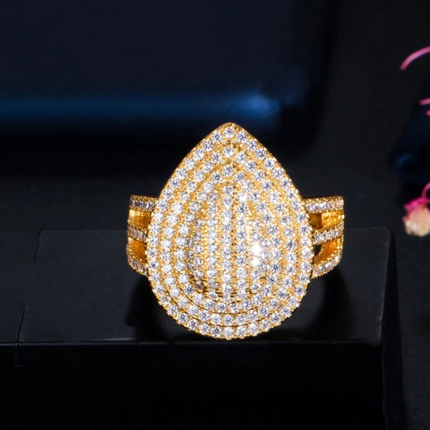 Luxus Kupfer Birnenförmig Pavé Zirkonia Verstellbarer Ring Für Damen Vergoldet Wassertropfen Mikro-eingelegt Statement Ring