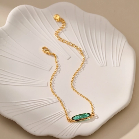 Pulsera de Cobre Bañada en Oro de 18K Minimalista para Mujer Pulsera de Cadena Fina con Piedras Preciosas de Estrás Ovaladas Elegantes