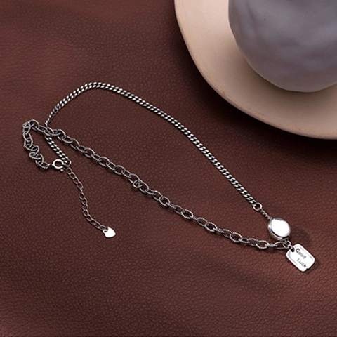 Vintage Versilberte Kupfer Halskette Für Damen Good Luck Buchstaben Quadratischer Anhänger Retro Schlangenknochenkette Schmuck