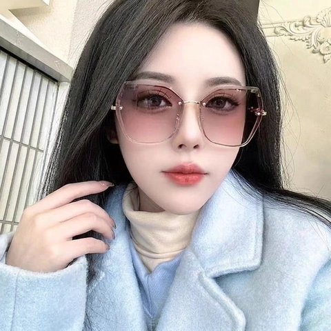 Lunettes De Soleil Surdimensionnées Sans Monture Pour Femmes Verres Dégradés Protection UV400 Branches Chaîne Métal Mode Voyage
