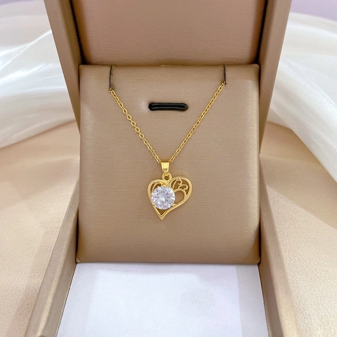 Elegant Gold Heart Pendant Necklace Luxury Zircon Stainless Steel Chain Copper Micro Inlaid Clavicle Jewelry Women