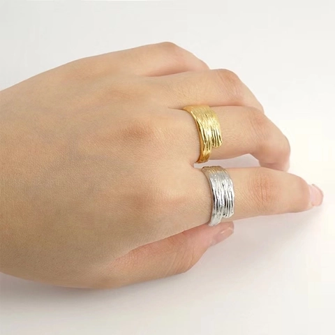 Anillo Abierto De Acero Inoxidable Minimalista Chapado En Oro De 18K Textura Irregular Ajustable Patrón De Ondas Moda Vintage Para Mujer