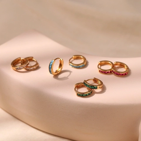 Pendientes de Aro Huggie de Cobre Bañados en Oro de 18K para Mujer Pendientes Geométricos Pequeños con Circonia e Incrustaciones de Turquesa