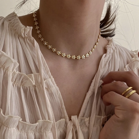 Flower Necklace For Women Copper Gold Plated Enamel Daisy Clavicle Chain Floral Jewelry Elegant Accessory