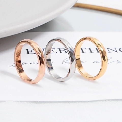 Minimalist Band Ring Titanium Steel Faceted Lattice Wave Design Stylish Polished Metal Jewelry Accessory For Women Daily Wear