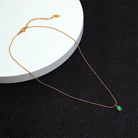 18K Verguld Titaniumstaal Smaragdgroen Zirconia Hanger Halsketting Voor Dames Vintage Minimalistisch Rechthoek Steen Sieraden