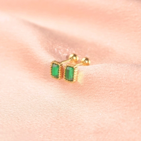 Vintage Groene Zirkoon Rechthoekige Oorknopjes Titanium Staal Verguld Schroefsluiting Slaapvriendelijk Voor Dames