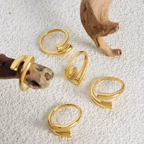 Anello Aperto A Spirale Geometrica Minimalista In Acciaio Al Titanio Lucidato Regolabile Gioielli Di Moda Da Donna