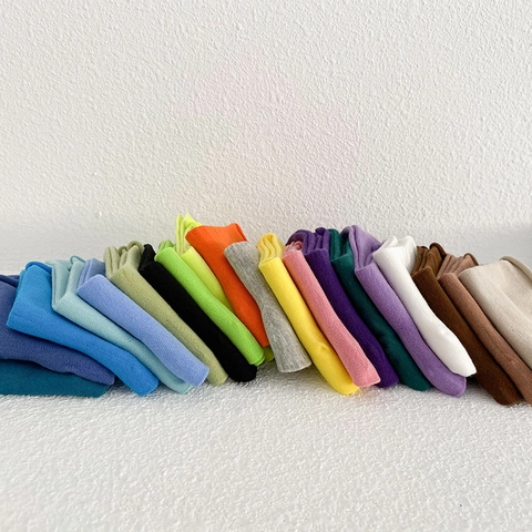 Damen Gekämmte Baumwolle Slouch Socken Rollrand Einfarbig Süßigkeitenfarben Atmungsaktiv Gerippt Mittlere Wade