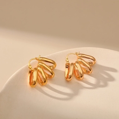 Pendientes de Aro Ovalados Entrelazados de Cobre Chapados en Oro 18K Minimalistas para Mujer Joyería de Oreja Geométrica Multicapa Lujo