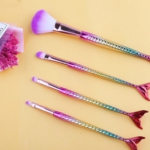 Mermaid Tail Design Makeup Brushes Gradient Electroplated Plastic Handle Soft Nylon Bristles Foundation Eyeshadow Professional Beauty Tool