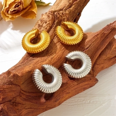 Stainless Steel Hoop Earrings Vintage Ribbed Croissant Thickened Hollow C Shaped Statement Jewelry For Women