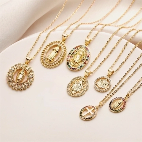 Collana con Ciondolo Vergine Maria in Rame Placcato Oro per Donna Gioielli Religiosi Retro Collane con Ciondolo a Croce a Cuore con Strass Colorati