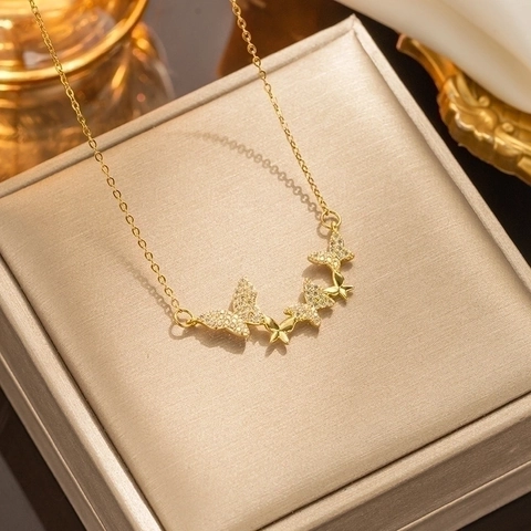 Schmetterling Anhänger Halskette Titanstahl Zirkon Mikro Gestreut Koreanische Mode Eleganter Schmuck