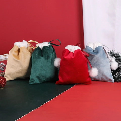Weihnachtsgeschenkbeutel Samt Kordelzugbeutel Weißer Kunstpelzbesatz Pompon Anhänger Feiertagsfeier Bevorzugung Wiederverwendbar