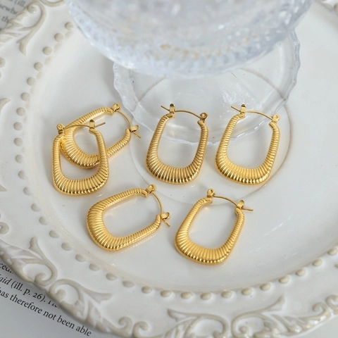 Orecchini A Cerchio A Forma Di U In Acciaio Al Titanio Con Texture A Righe Verticali Gioielli Geometrici Minimalisti Per Donna