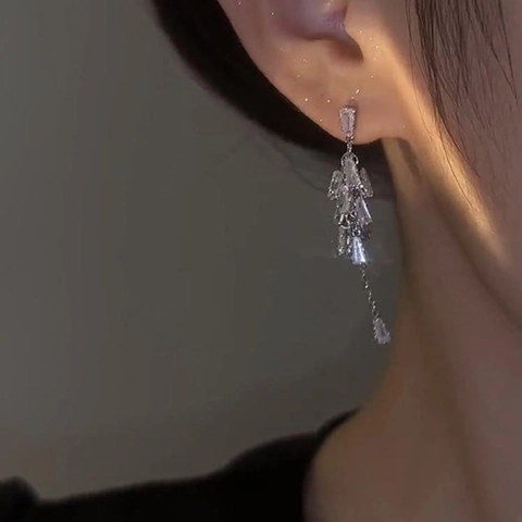 Eleganti Orecchini a Frangia in Rame e Zirconia per Donna Lussuosi Orecchini Lunghi Placcati Oro a Forma di Gonna Gioielli