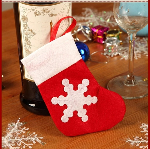 Porte-Couverts De Noël Chaussette Rouge Feutre Motif Flocon De Neige Décoration De Table Dîner Sac Cuillère Couteau Fourchette